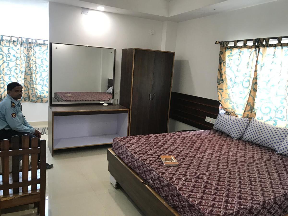 Krishnananda Dham Hotel ปูรี ภายนอก รูปภาพ